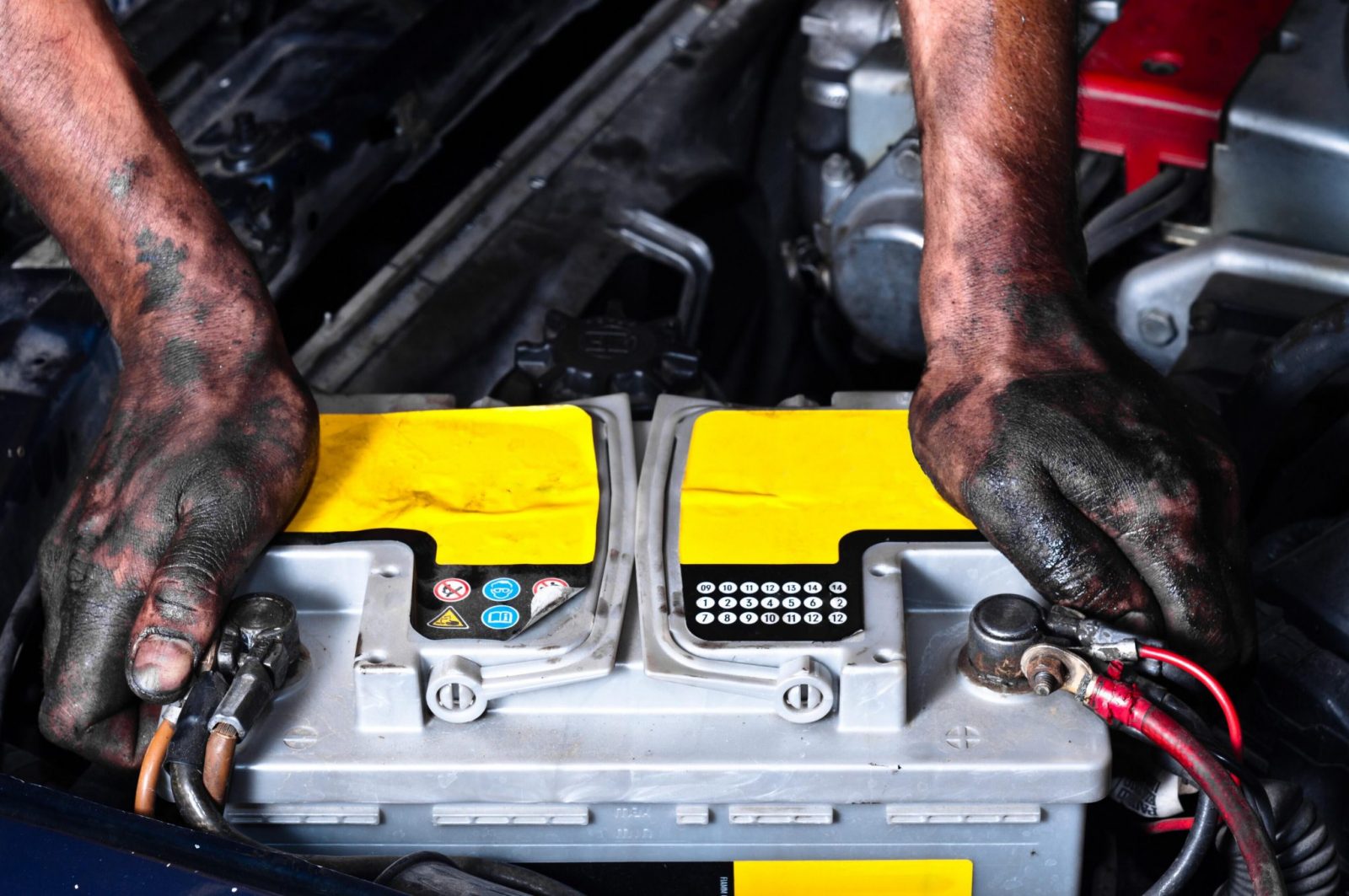 How does a car battery work