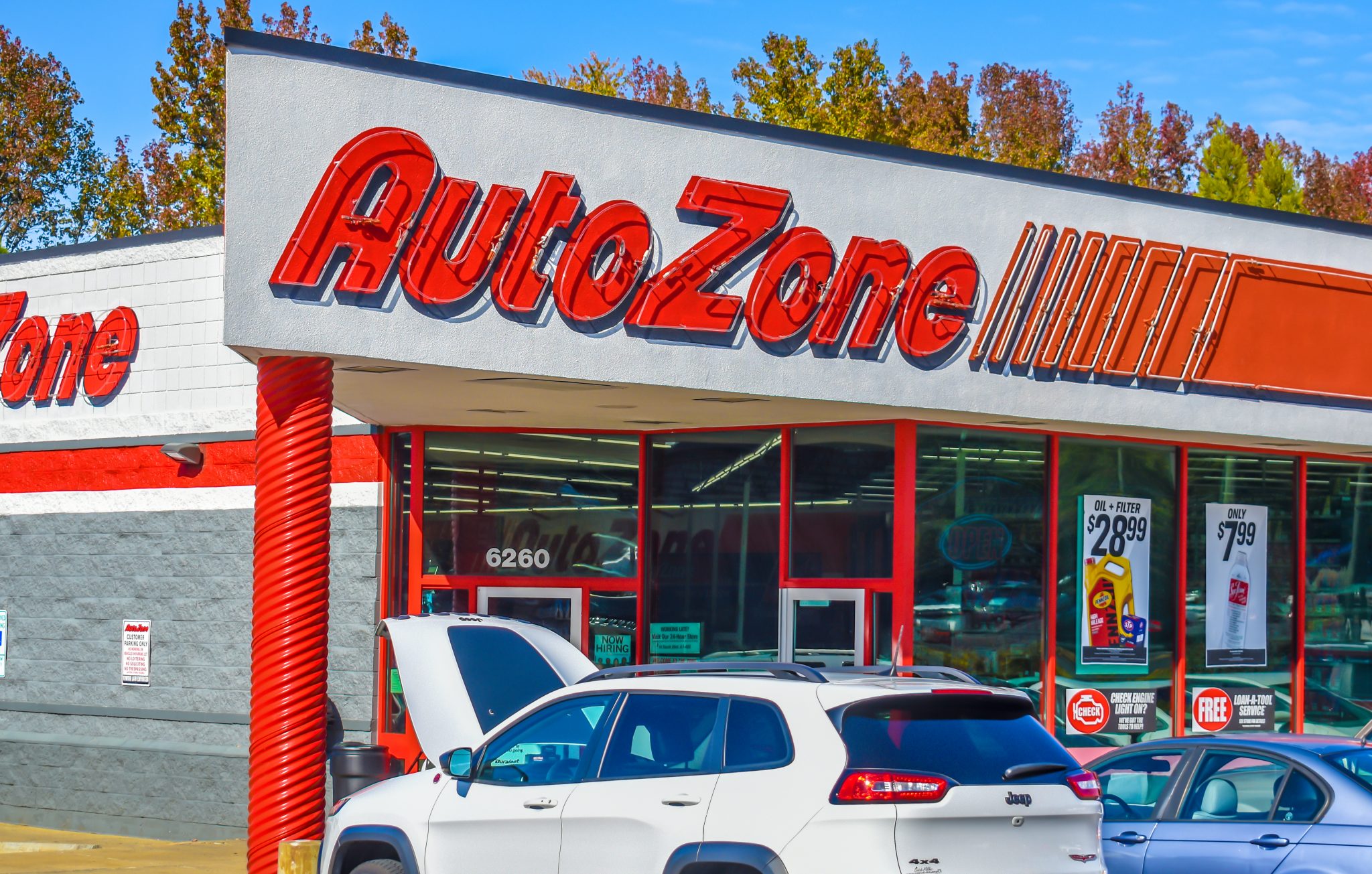 Does AutoZone Charge Batteries for Free?